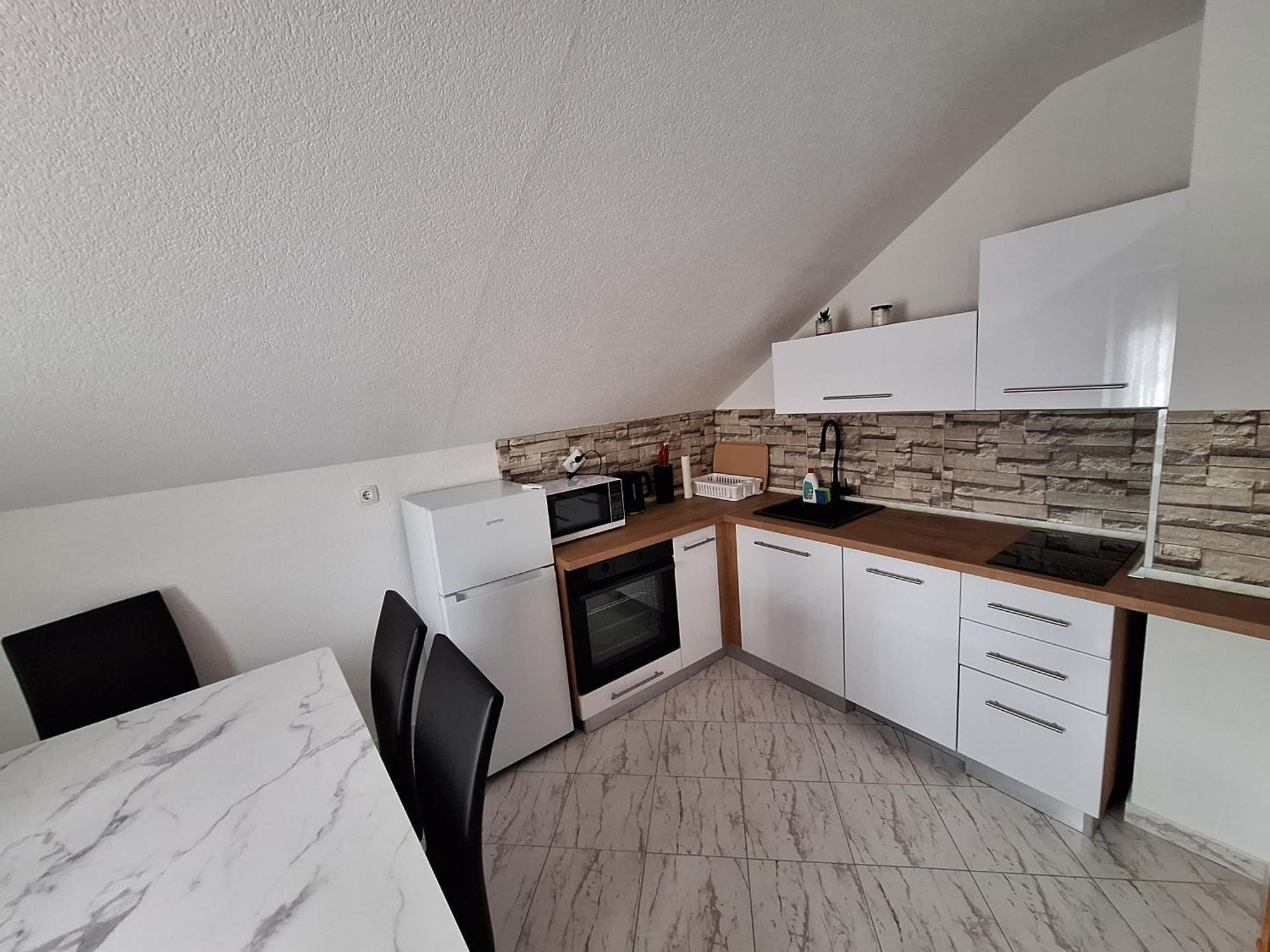 Guesthouse Miha Rakovica Bagian luar foto