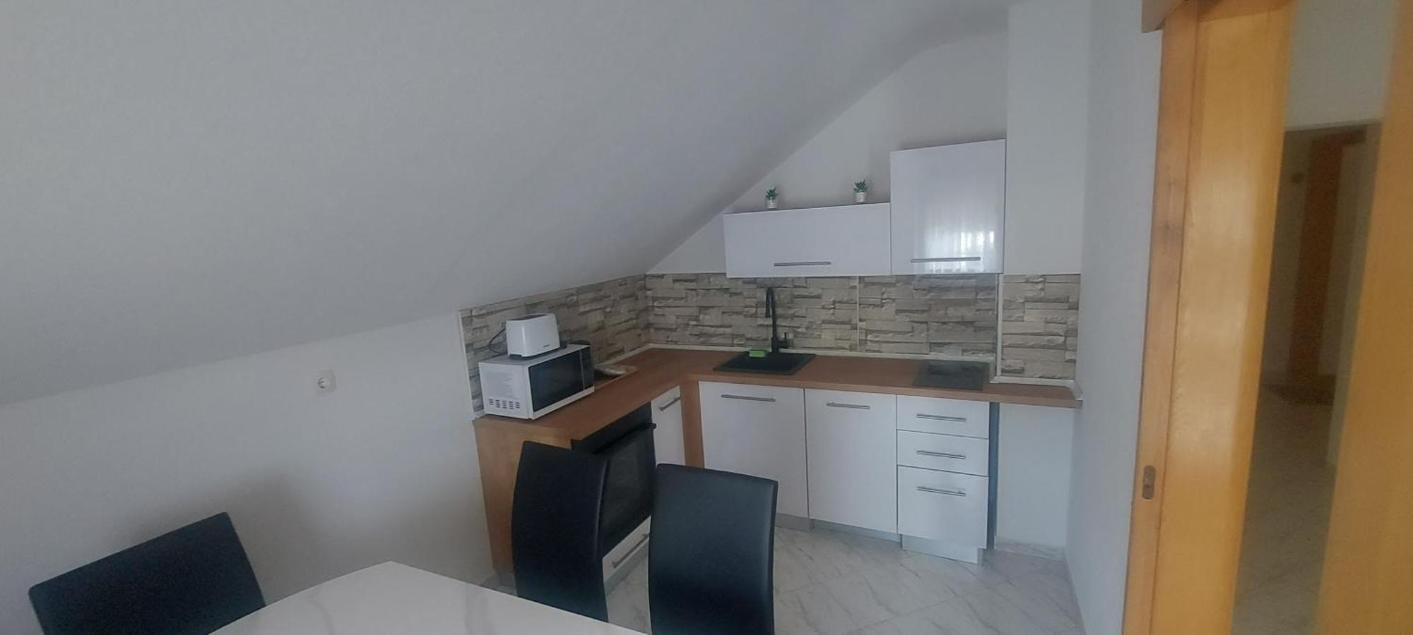 Guesthouse Miha Rakovica Bagian luar foto